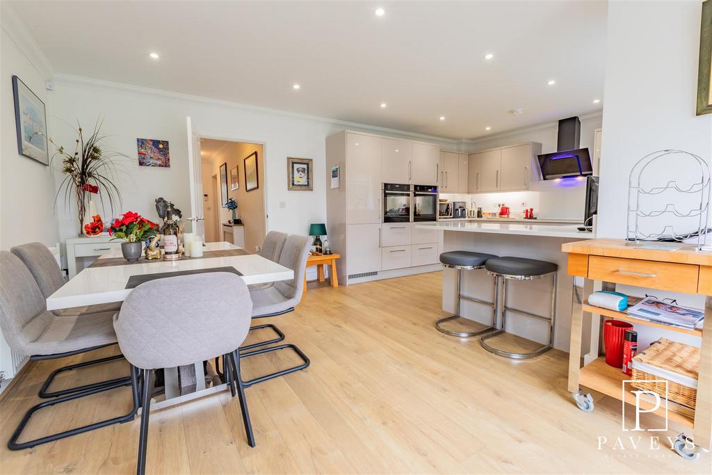 Kitchen family room