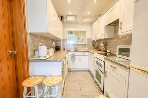 2 bedroom townhouse for sale, Crescent Road, Newport, NP19