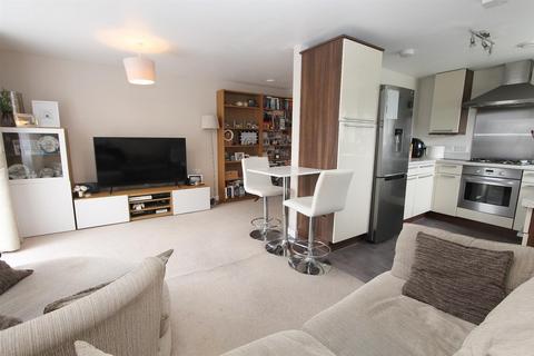 2 bedroom flat for sale, 11, 40 Mollison Drive, Wallington SM6