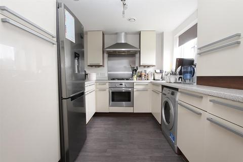 2 bedroom flat for sale, 11, 40 Mollison Drive, Wallington SM6