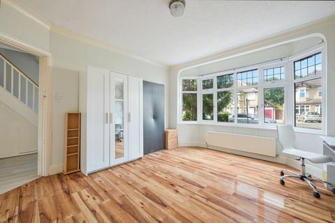 125 Wickham Avenue, Cheam, Sutton, SM3 8EB
