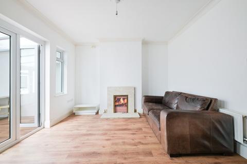 125 Wickham Avenue, Cheam, Sutton, SM3 8EB
