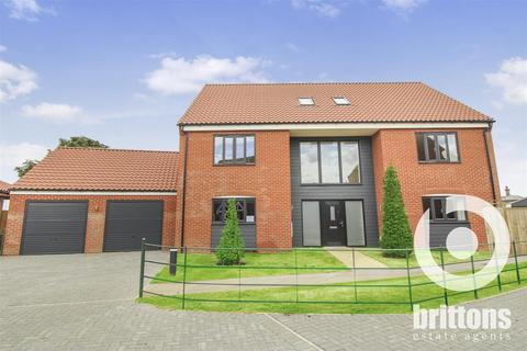 undefined, "Blenheim Place" - Bakers Way, Docking