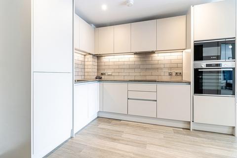 2 bedroom apartment to rent, Red, Salford M50