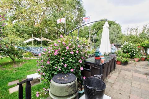 undefined, Hookfield, Harlow