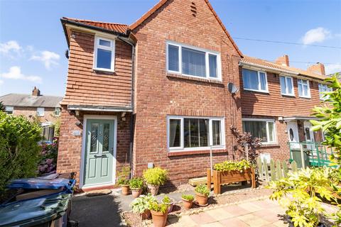 3 bedroom end of terrace house for sale, Holystone Crescent, Newcastle Upon Tyne