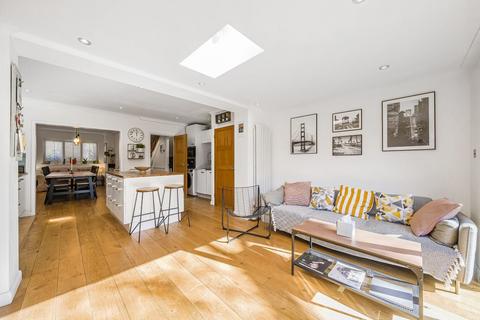 11 Tree View Close, London, SE19 2QT