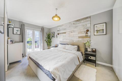 11 Tree View Close, London, SE19 2QT