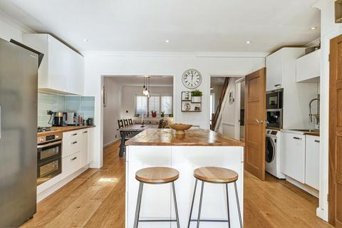 11 Tree View Close, London, SE19 2QT