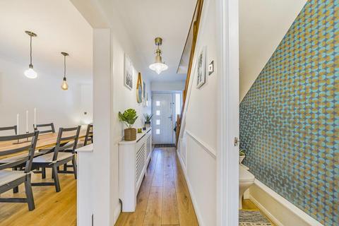 11 Tree View Close, London, SE19 2QT
