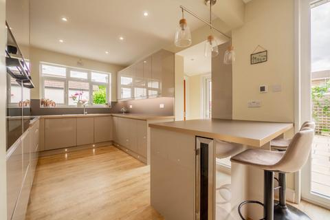 4 bedroom detached house for sale, Southend Road, Hockley SS5