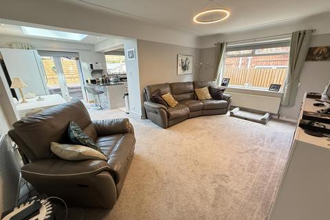 10 Beverley Gardens, Wirral, CH61 7XU