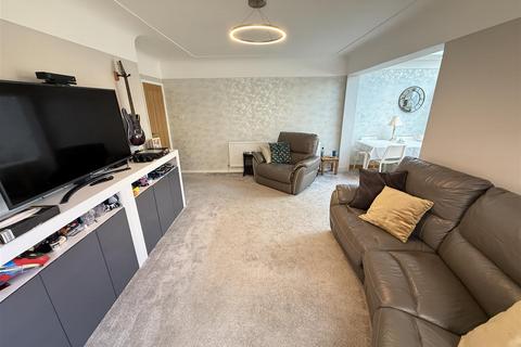 10 Beverley Gardens, Wirral, CH61 7XU