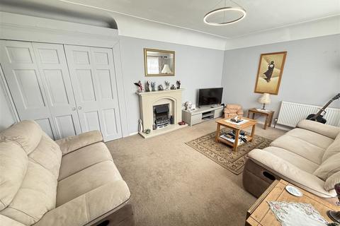 10 Beverley Gardens, Wirral, CH61 7XU