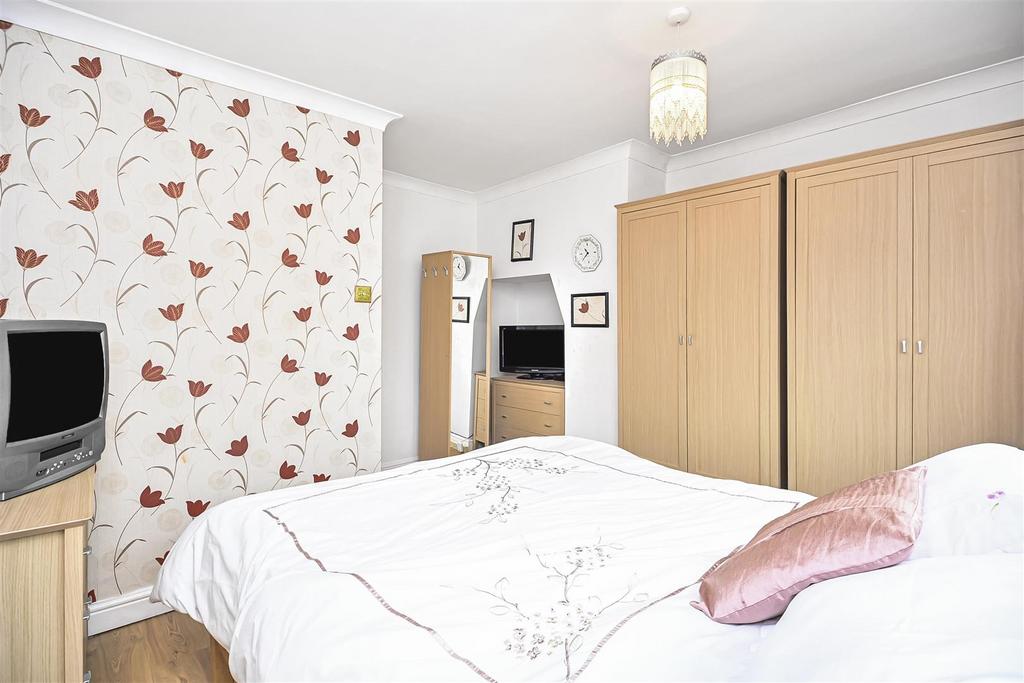 20 Chapel Walk Bedroom 1 (2).jpg