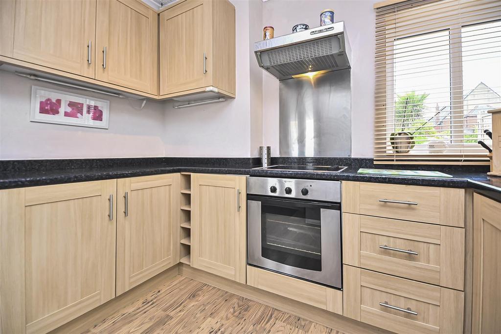 20 Chapel Walk Kitchen (3).jpg