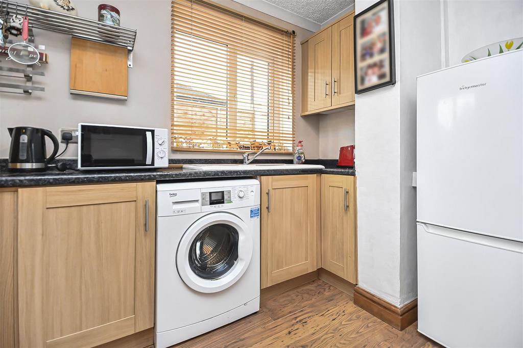 20 Chapel Walk Kitchen (2).jpg