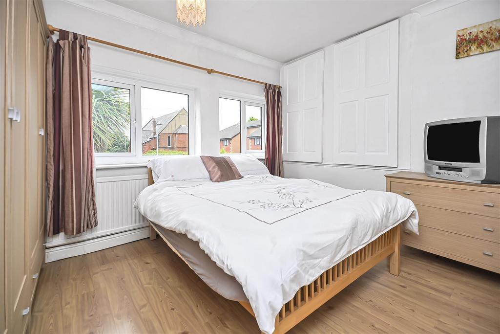 20 Chapel Walk Bedroom 1 (1).jpg