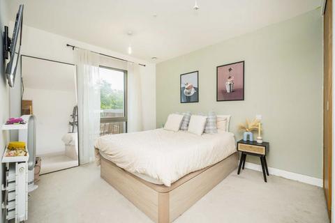 1 bedroom flat for sale, Rathbone Market, London E16