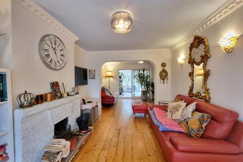 4 bedroom detached house for sale, Third Avenue, Newhaven