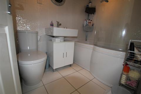 2 bedroom end of terrace house to rent, Bridge View, Shefford, SG17 5FT