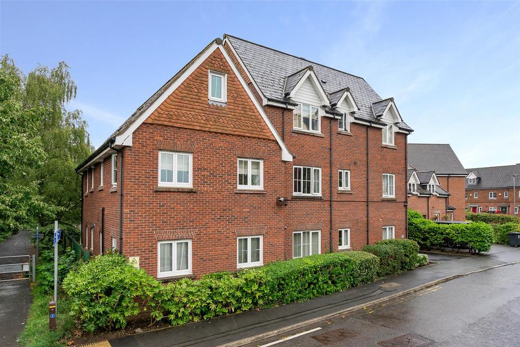 6 Chaise Meadow, Lymm WA13 9 UP-2.jpg