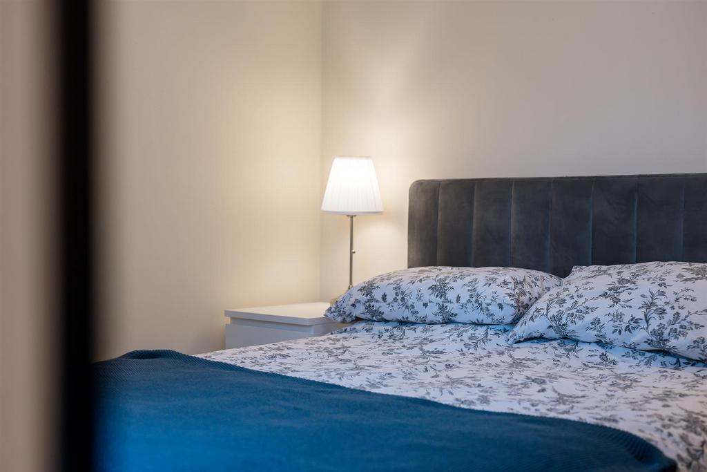 6 Chaise Meadow, Lymm WA13 9 UP-18.jpg