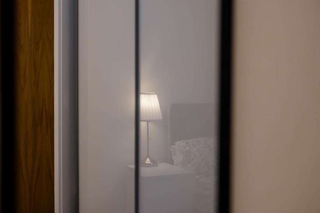 6 Chaise Meadow, Lymm WA13 9 UP-17.jpg