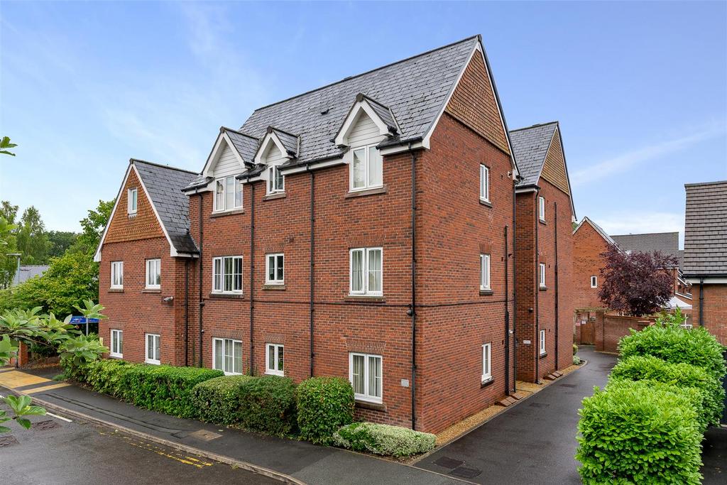 6 Chaise Meadow, Lymm WA13 9 UP.jpg