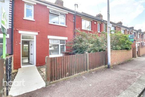 2 bedroom terraced house to rent, Pagitt Street, CHATHAM