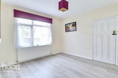 2 bedroom terraced house to rent, Pagitt Street, CHATHAM