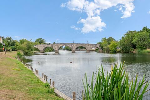 2 bedroom apartment for sale, Bridge Wharf, Chertsey KT16
