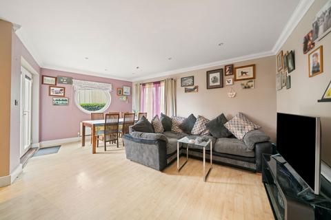 2 bedroom apartment for sale, Bridge Wharf, Chertsey KT16