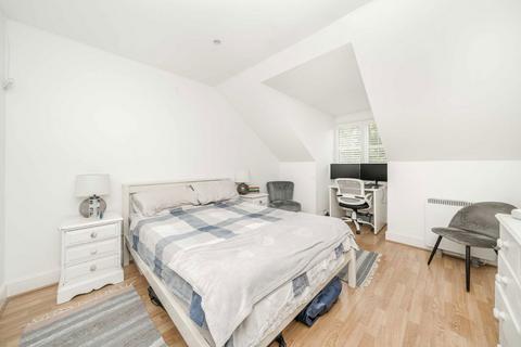 undefined, Kingston Road, Teddington TW11