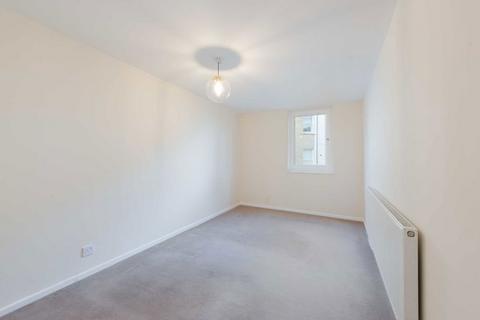 2 bedroom flat to rent, Elgin Avenue, London W9