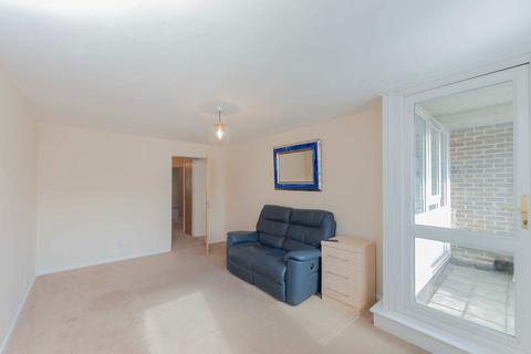 2 bedroom flat to rent, Elgin Avenue, London W9