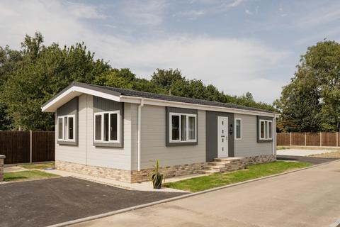2 bedroom park home for sale, Belton