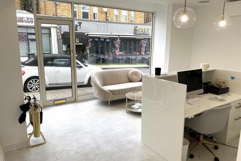 Retail property (high street) to rent, 164 Queen's Rd Buckhurst Hill IG9 5BD
