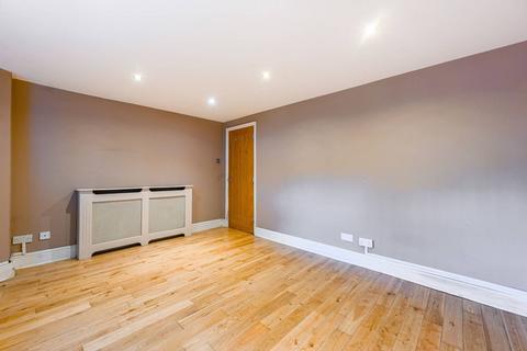 2 bedroom flat for sale, Eltham Road, Lee, London, SE12