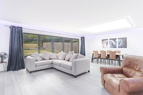 4 bedroom detached house for sale, The Vineries, Wimborne, Dorset, BH21