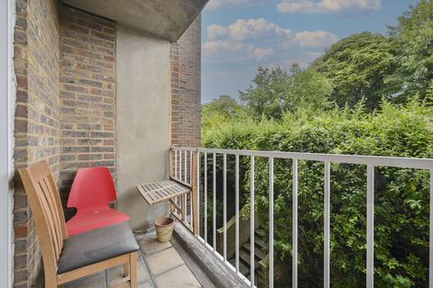 1 bedroom flat for sale, Dinerman Court, St John's Wood, London, NW8