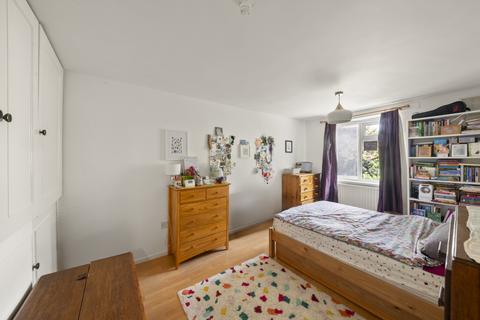 2 bedroom apartment for sale, Lambourn Close, Hanwell, W7