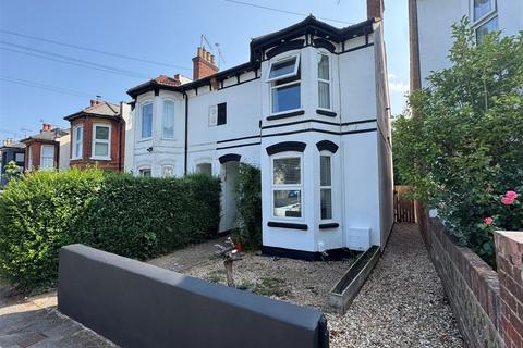 1 bedroom maisonette for sale, Cambridge Road, Aldershot GU11