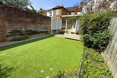 1 bedroom maisonette for sale, Cambridge Road, Aldershot GU11