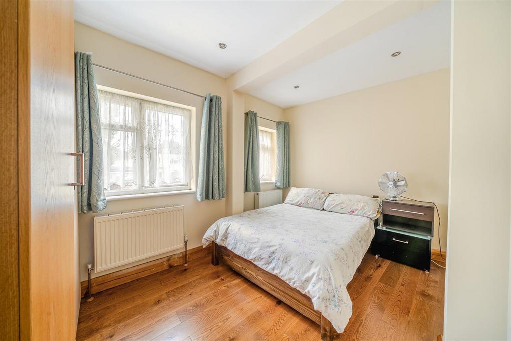 Bedroom 4.jpg