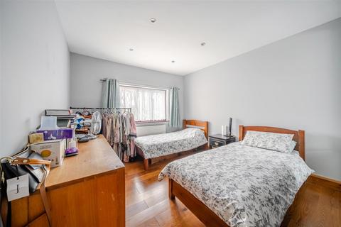 17 Corringham Road, Wembley, HA9 9PX
