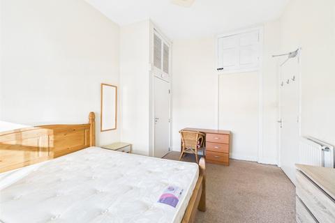 5 bedroom apartment to rent, Morrison Street, Haymarket, Edinburgh, EH3