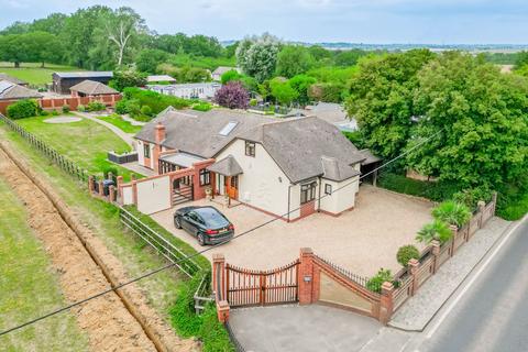 undefined, Hullbridge Road, Rayleigh SS6