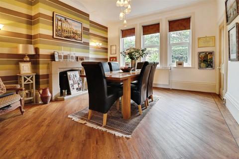 4 bedroom semi-detached house for sale, Meadow Lane, Stoke-On-Trent