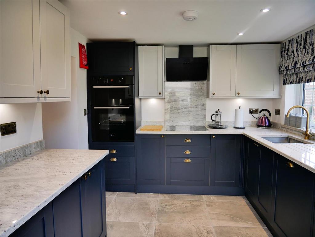 Fitted kitchen